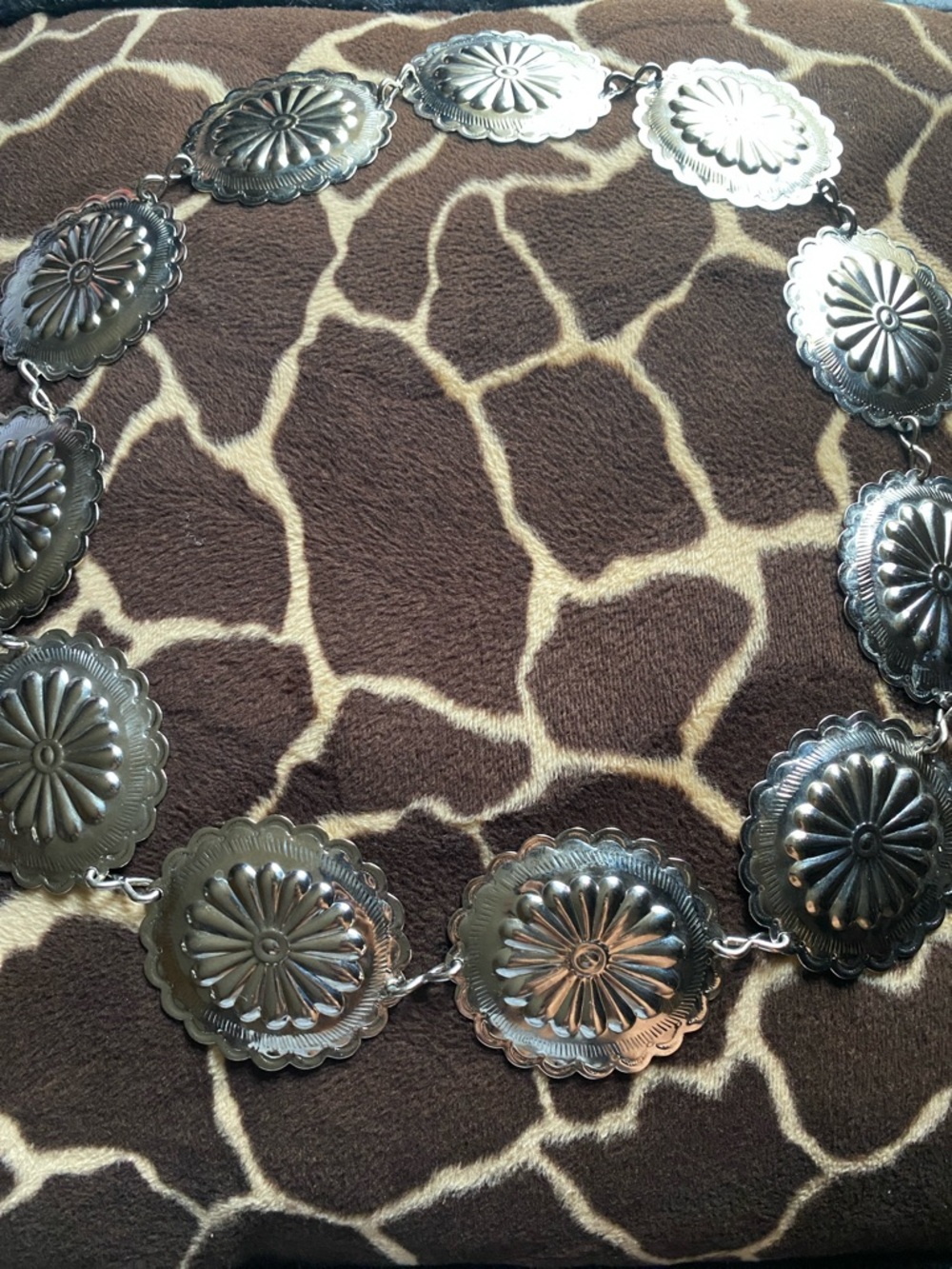 Beautiful Vintage 70’s Silver Tone Metal Concho Belt